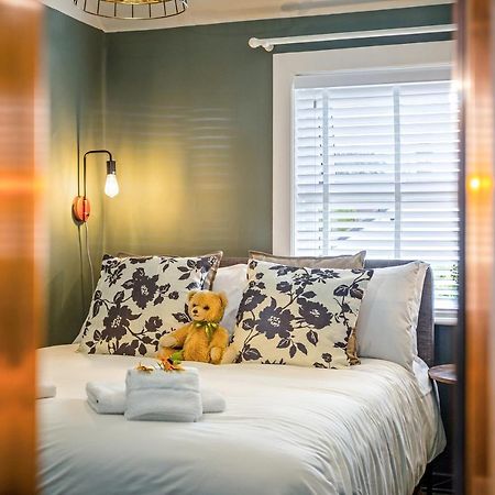 Stylish Romantic Country Escape Near Chester Christleton Dış mekan fotoğraf