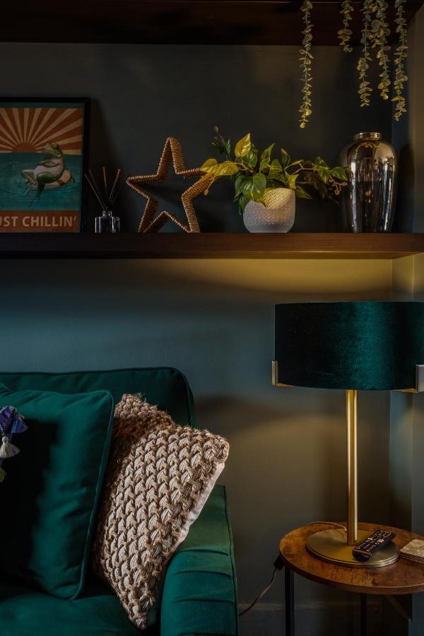 Stylish Romantic Country Escape Near Chester Christleton Dış mekan fotoğraf